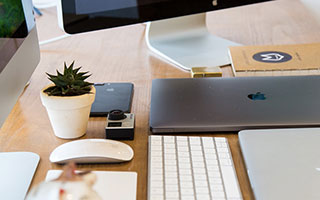 开云体育入口-TES绝杀100T，Ssumday三分雨点燃全场：英雄联盟赛场上的巅峰对决