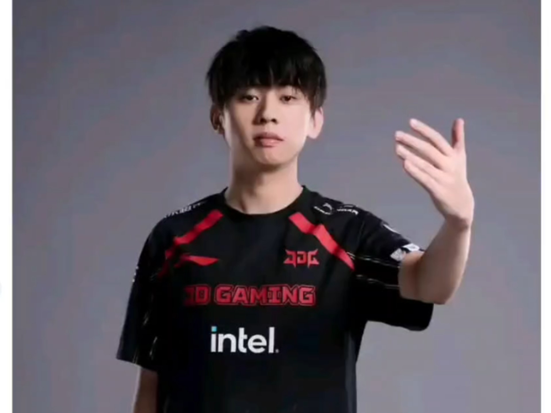 开云体育入口-FPX险胜TSM，Crisp拿下关键大龙顶尖较量四强赛，留下经典瞬间