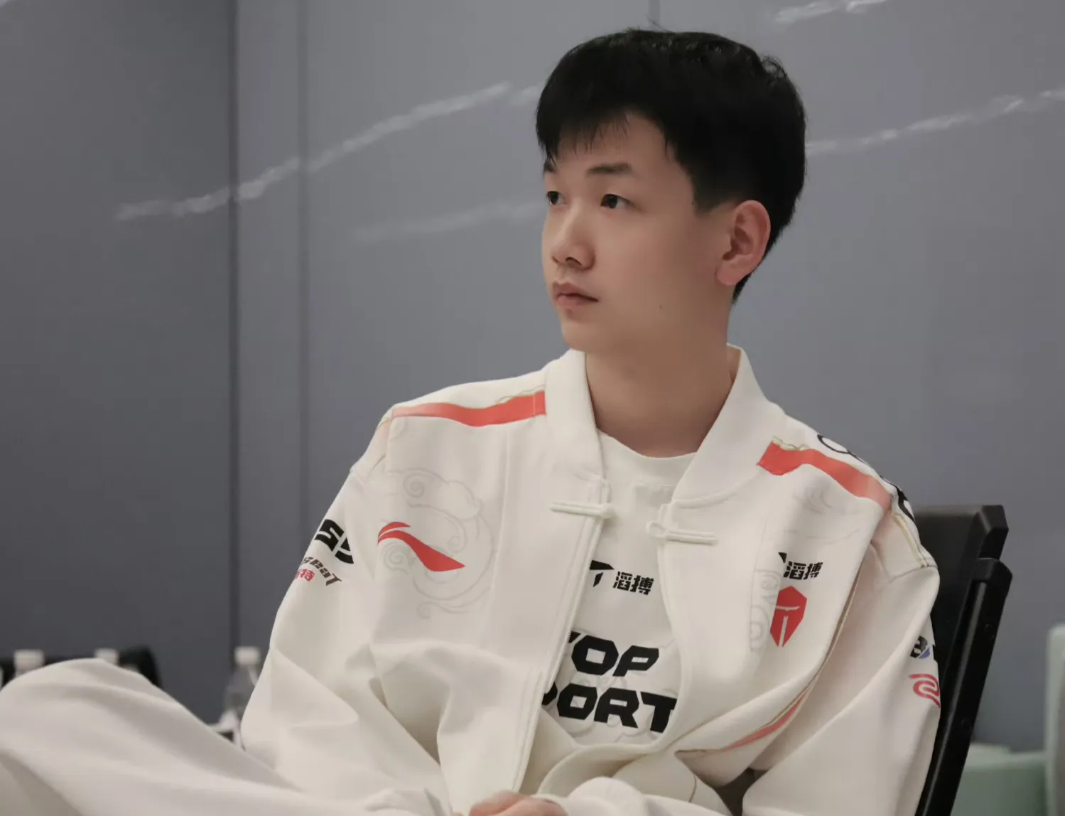 包含TES轻取FLY,Keria极限生还后反打激烈交锋半决赛,锁定晋级资格的词条 包含TES轻取FLY,Keria极限生还后反打激烈交锋半决赛,锁定晋级资格的词条