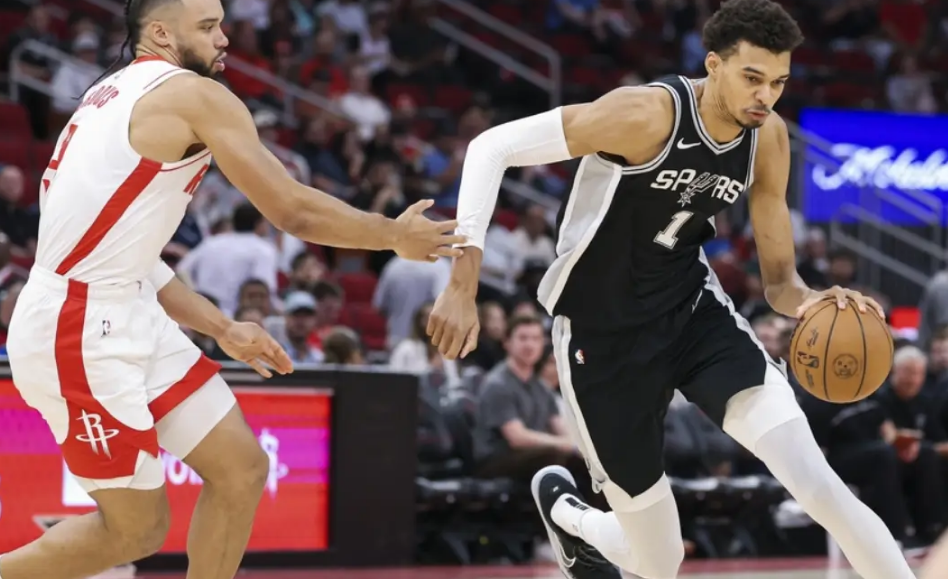 开云体育app-包含勇士横扫广州队，范弗利特状态火热的词条