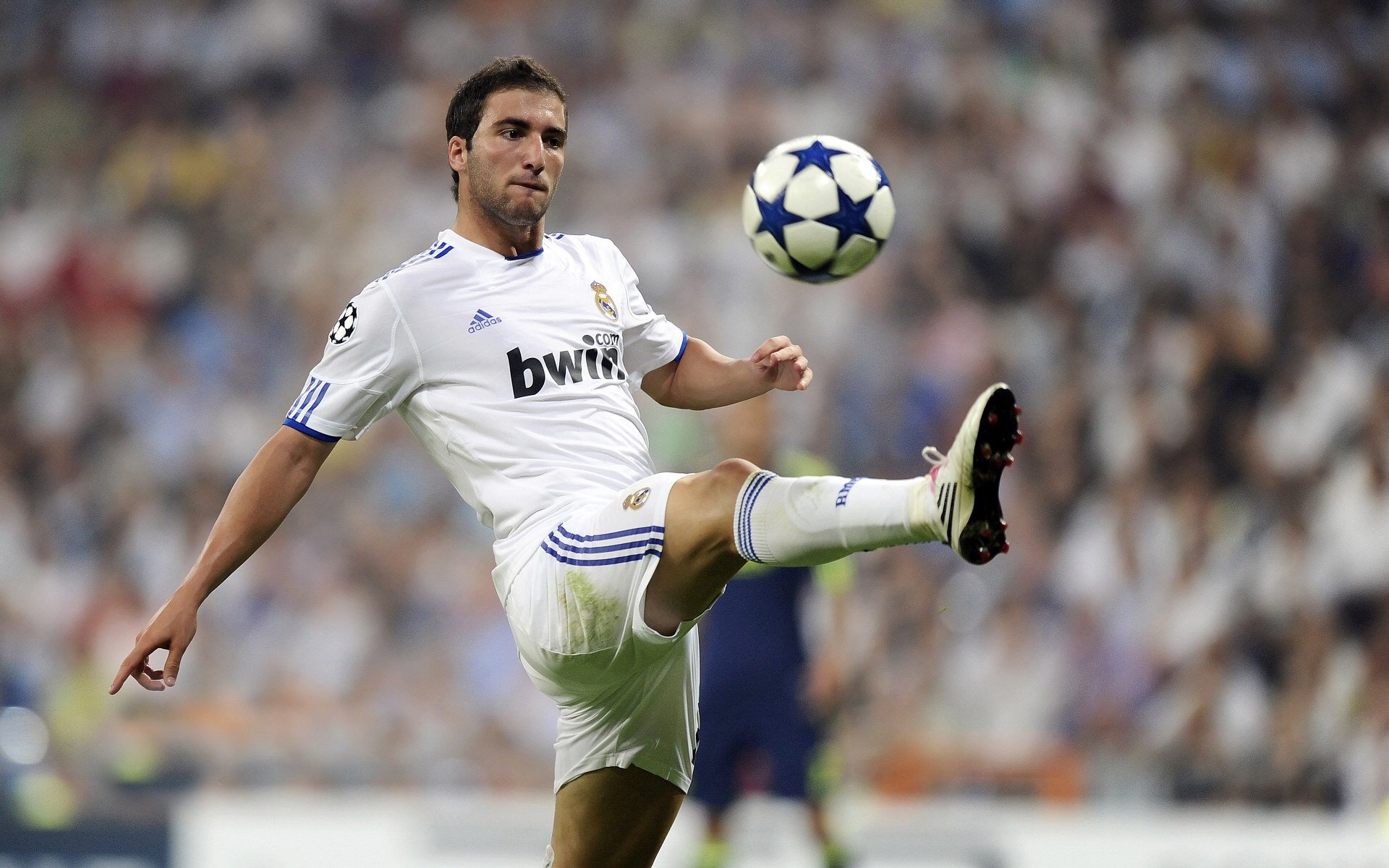 劳塔罗惊艳爆发,法国险胜哥伦比亚,一场硬仗背后的足球盛宴